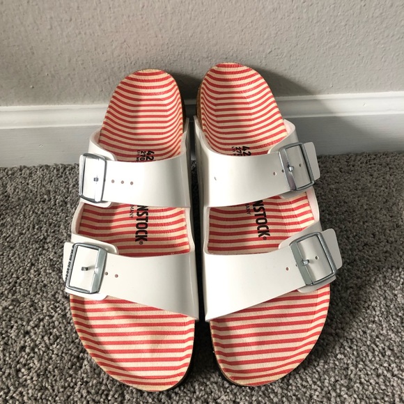 Birkenstock White and Red Striped Sandals
M9 W11 - Picture 1 of 5